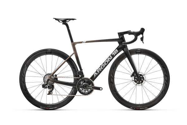 | Rennrad Argon 18 SUM - SRAM Force AXS Smoked Nicke | 2025